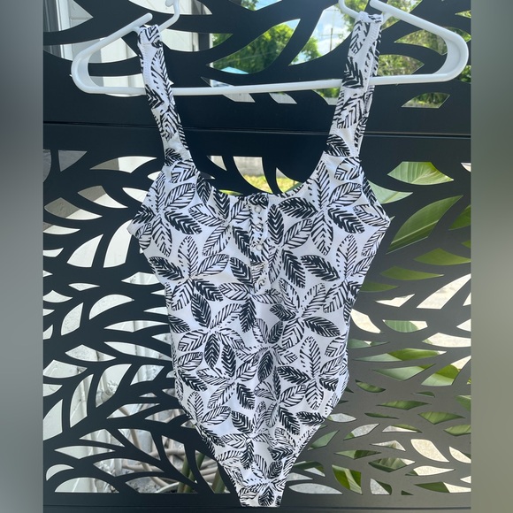 Aerie Women's Henley One Piece Swimsuit in Black White Tropical Palm Print Small - Picture 3 of 6